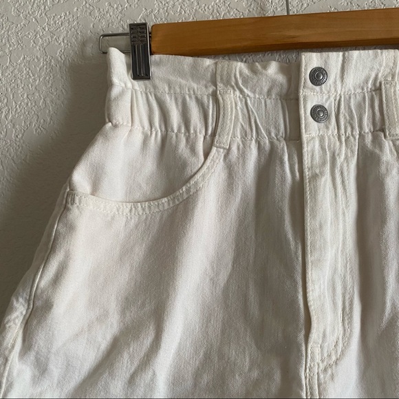 Levis High Rise Mom Jean Shorts White Size 26 - Picture 3 of 6